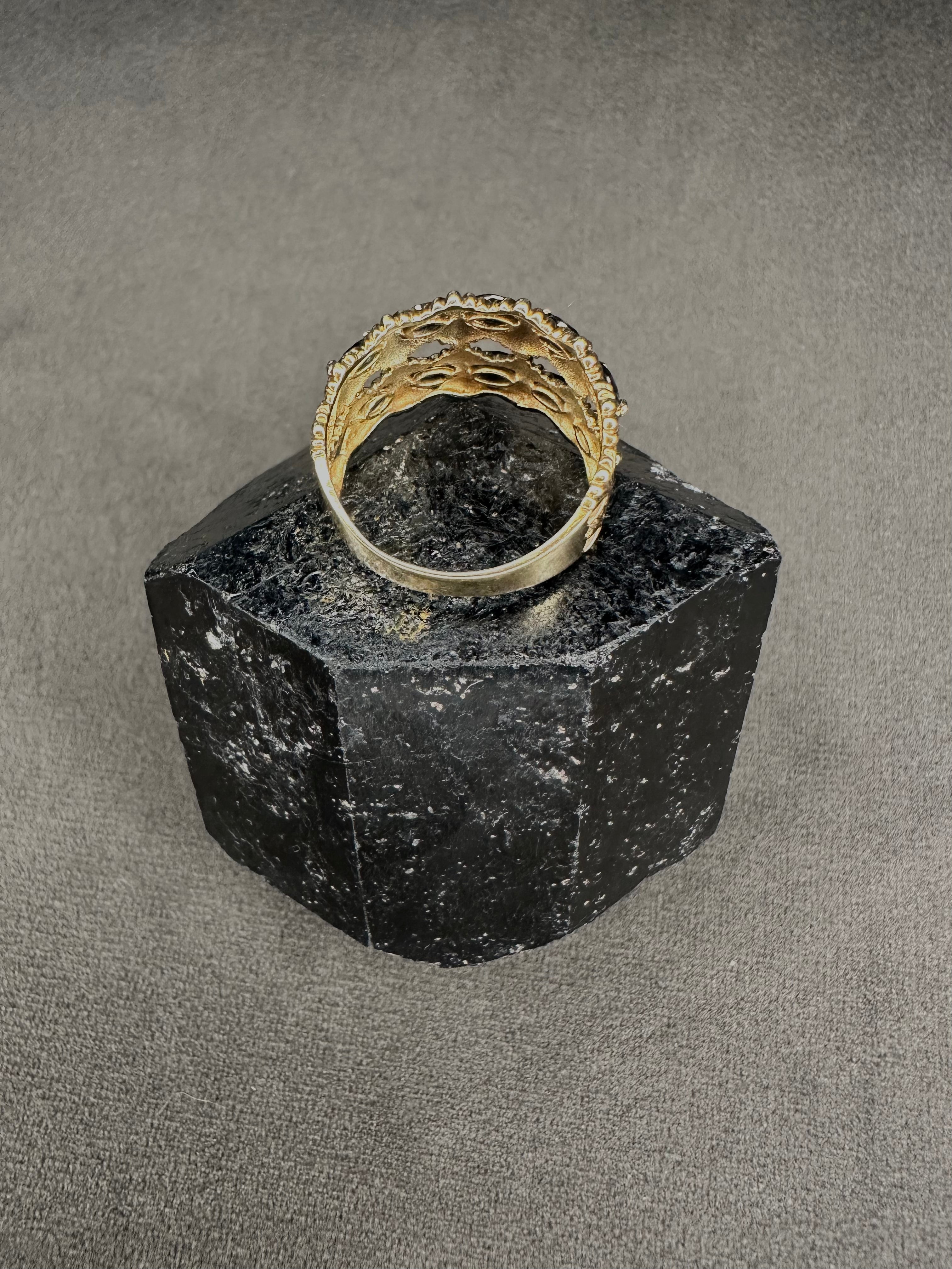 Floral Design Blue Sapphire Double Band Gold Ring