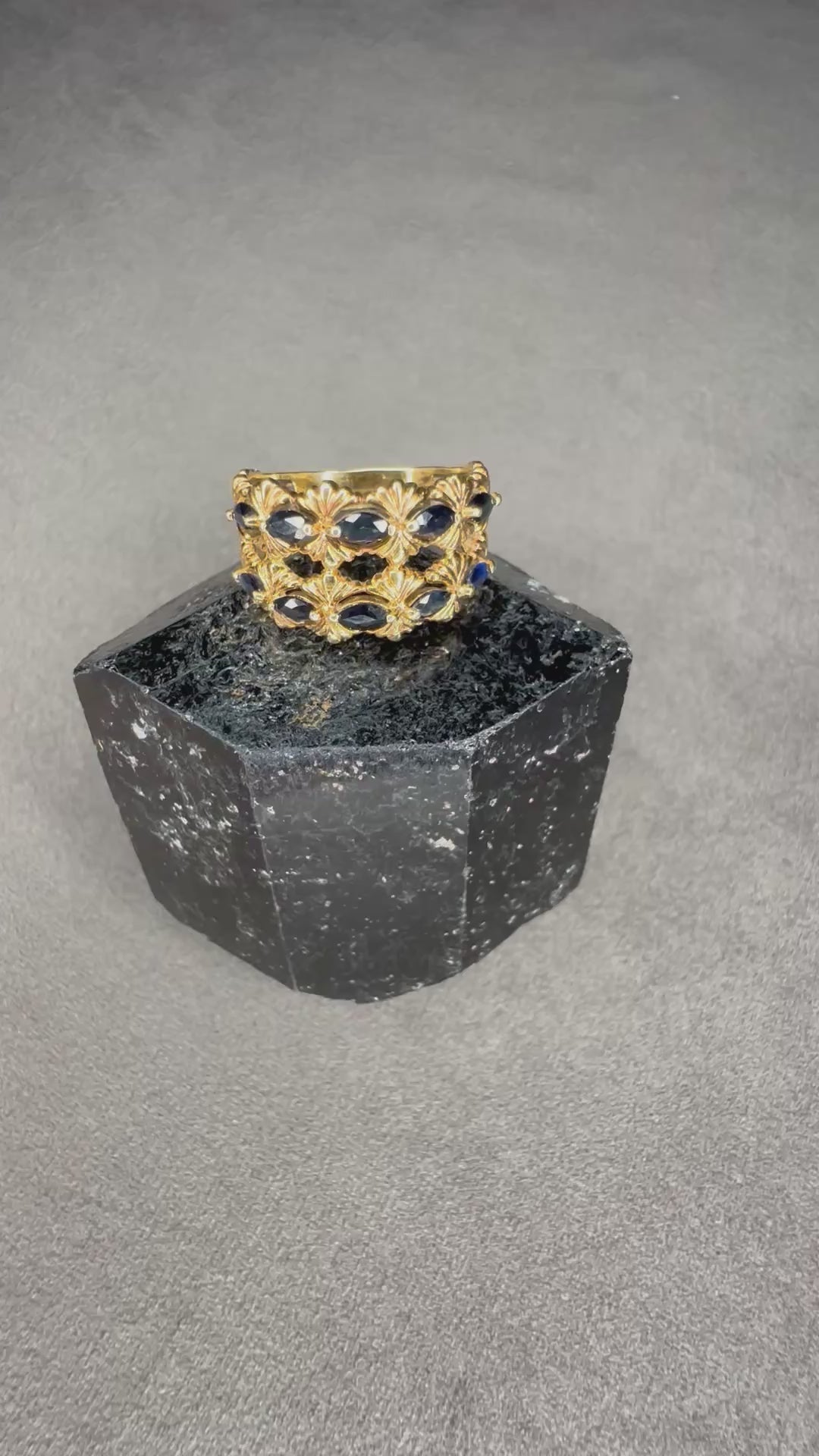 Floral Design Blue Sapphire Double Band Gold Ring